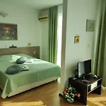 прекрасен с изглед към морето сарафово 1