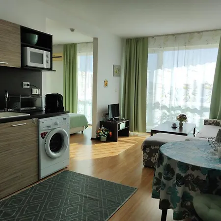 アパート Sunny Apartment Sarafovo *